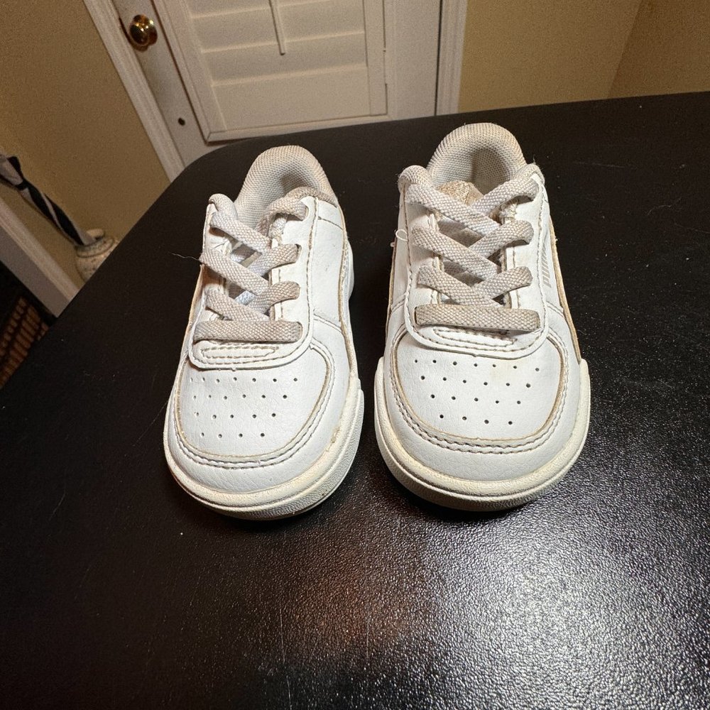 Puma size 5C white sneaker - Picture 7 of 8